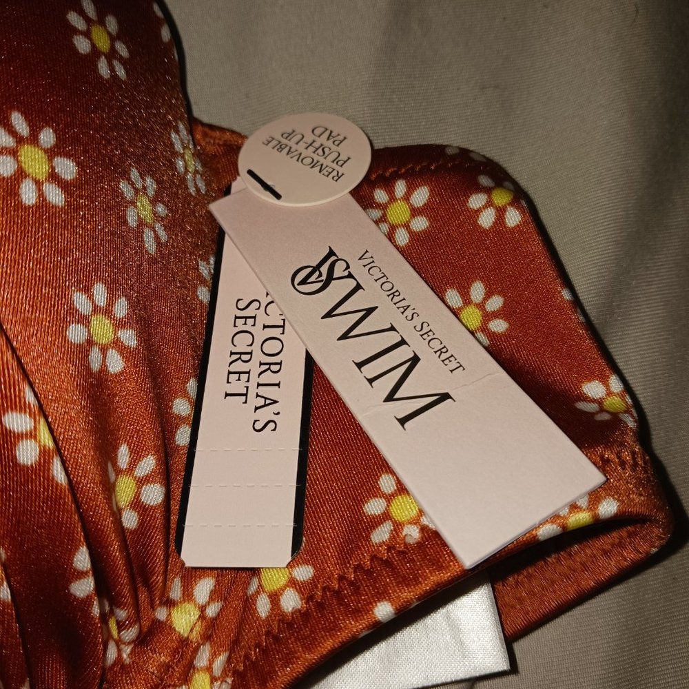 NWT! Ÿictoria's Secret Bikini Top Sz 36C - Picture 5 of 8